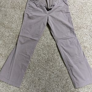 Maternity pants size 8